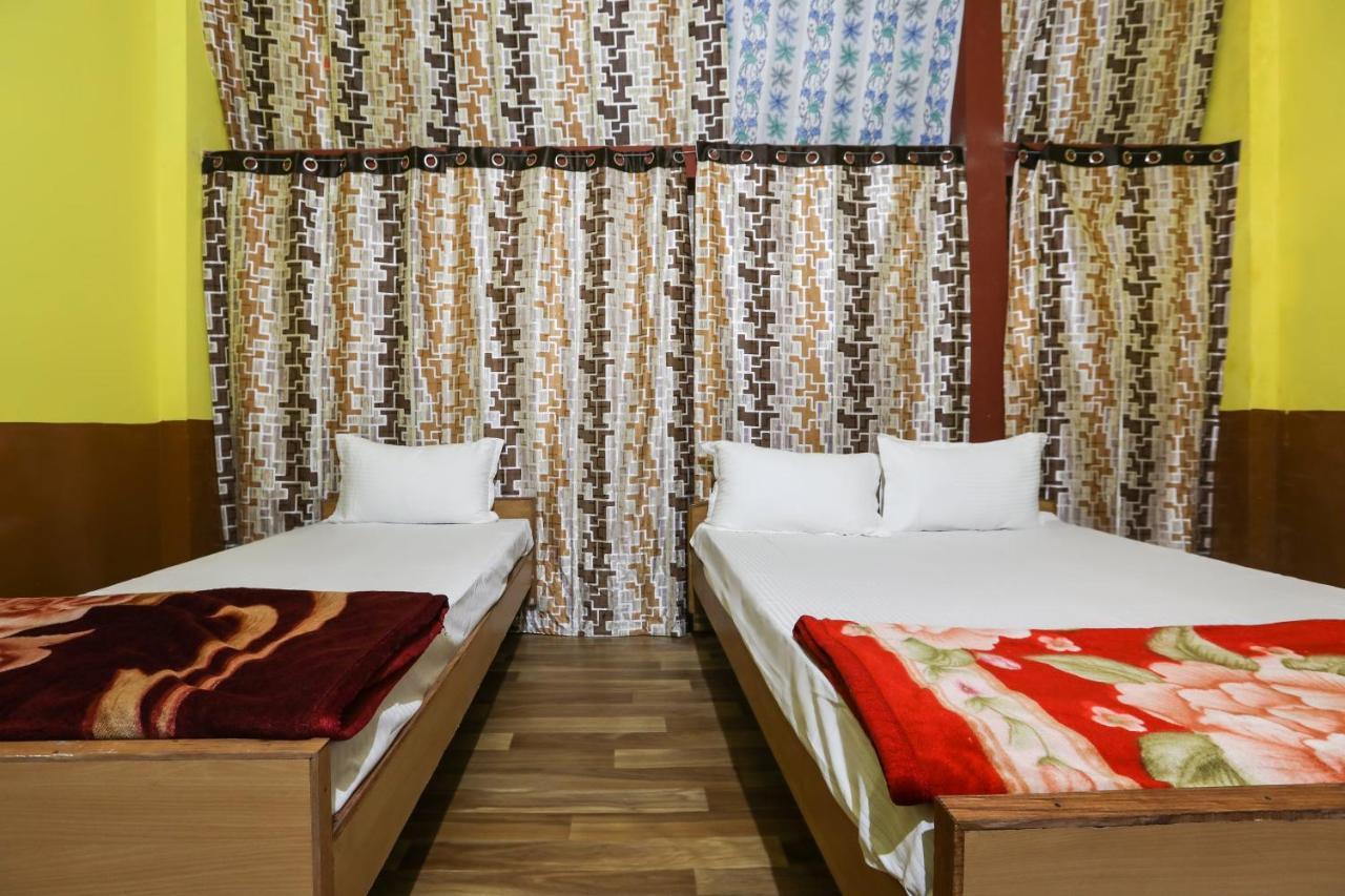 Oyo Hotel 43459 Oasis Lodge Jorhāt Exteriör bild